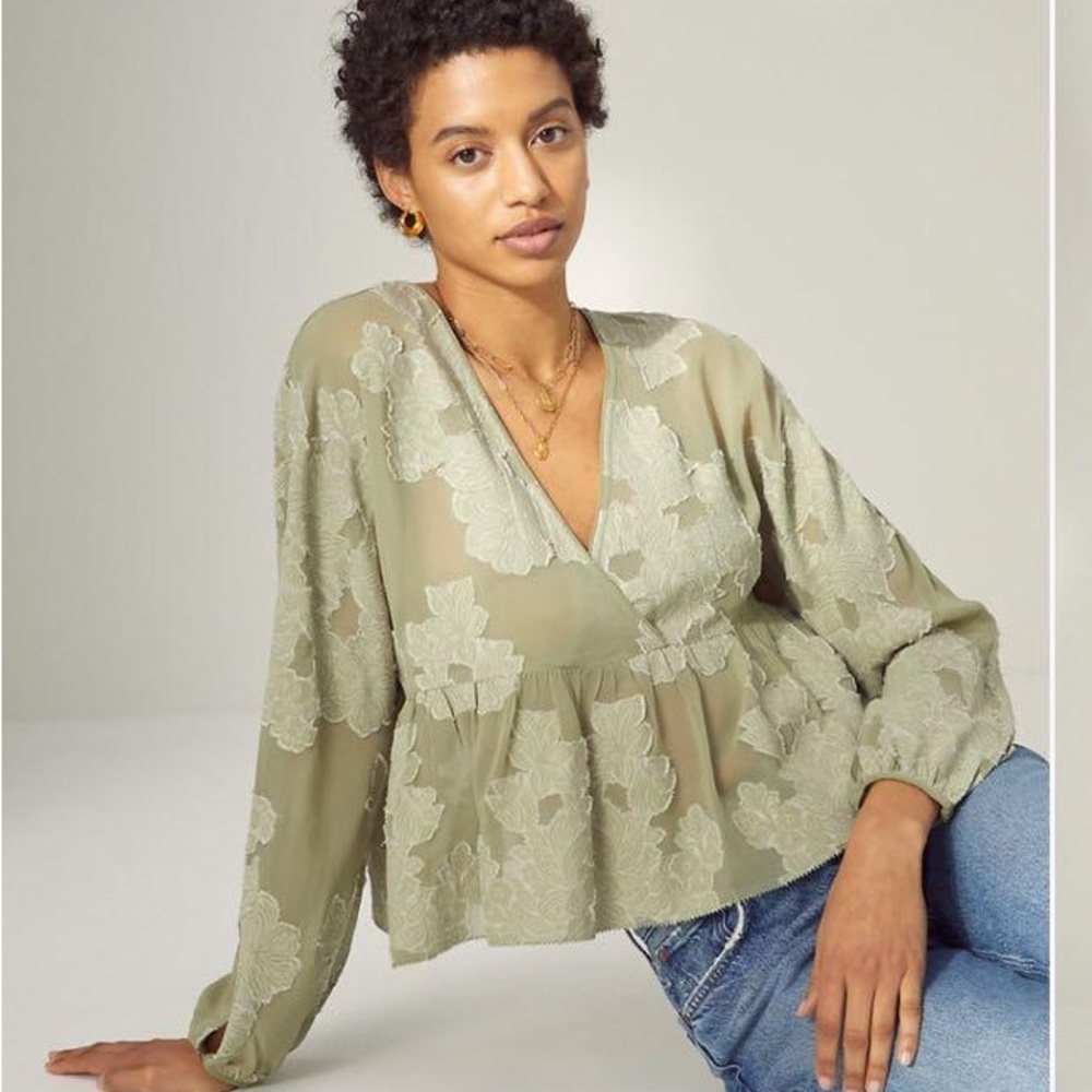 Aritzia Wilfred Peplum Blouse Small